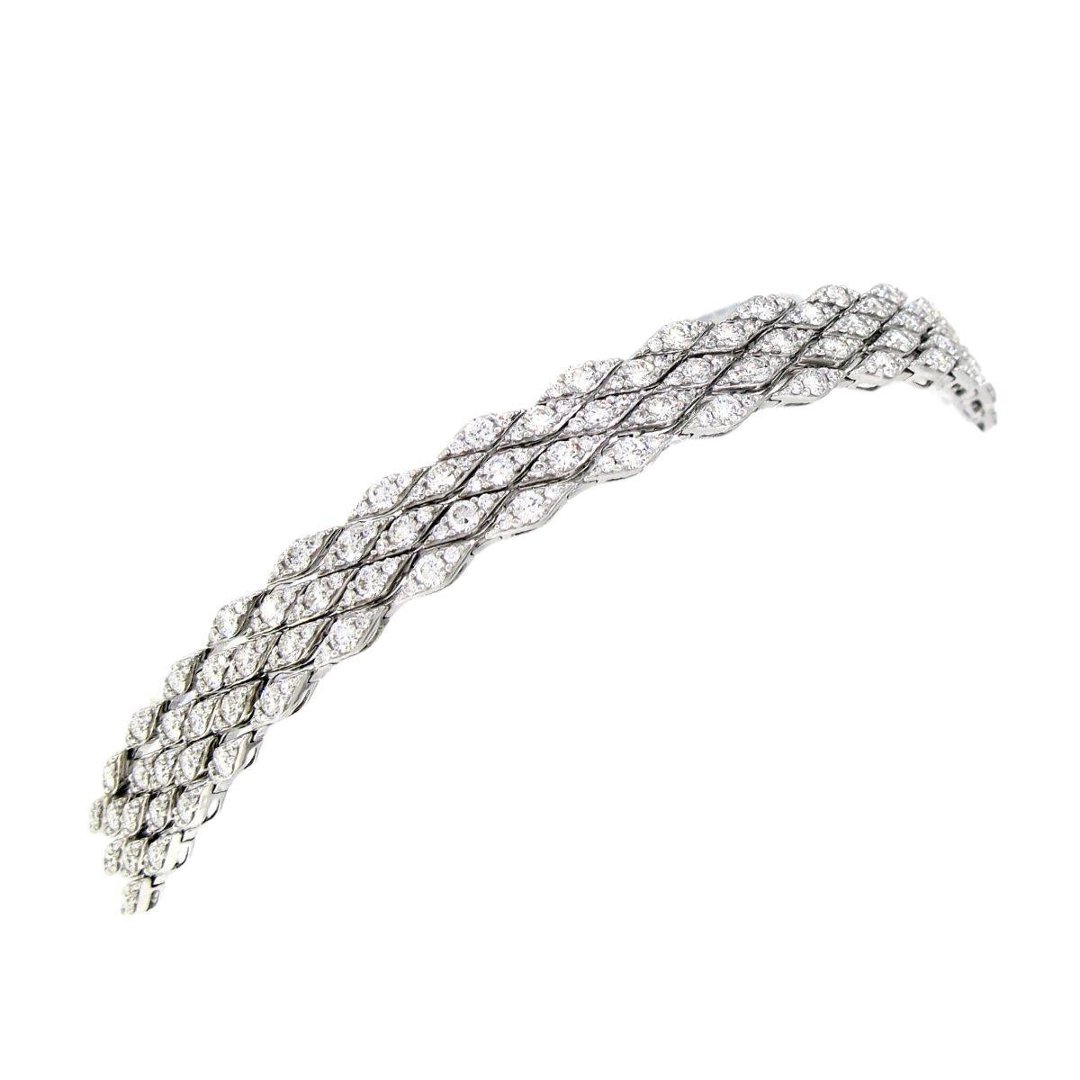 18K Diamond Bracelet
Round Diamond 345 / 6.89 ct