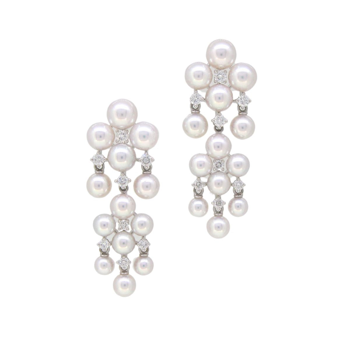 18K Diamond & Akoya Pearl Earrings
Akoya Pearl 26 pcs
Round Diamond 0.64 ct