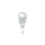 White South Sea Pearl & Diamond Ring