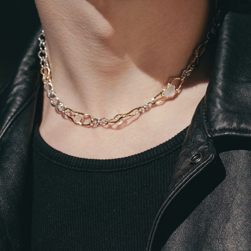 Collar Necklace in Yellow & White Gold With Moonstones