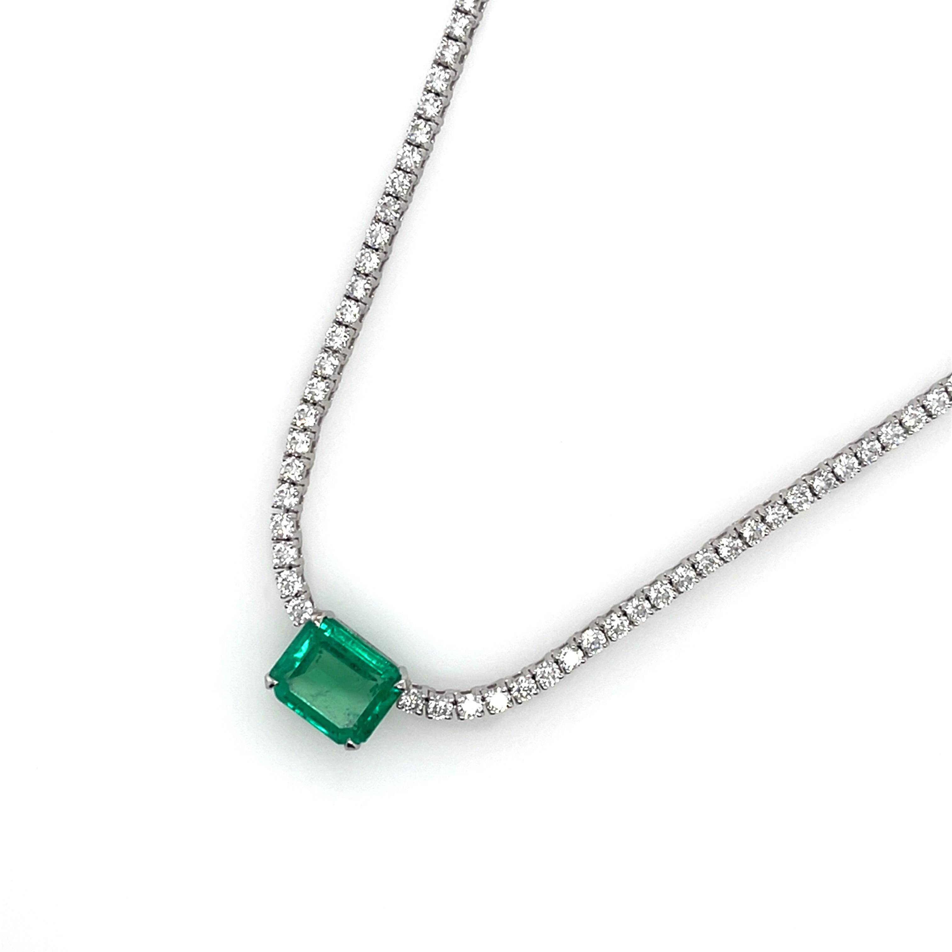 Emerald & Diamonds Necklace