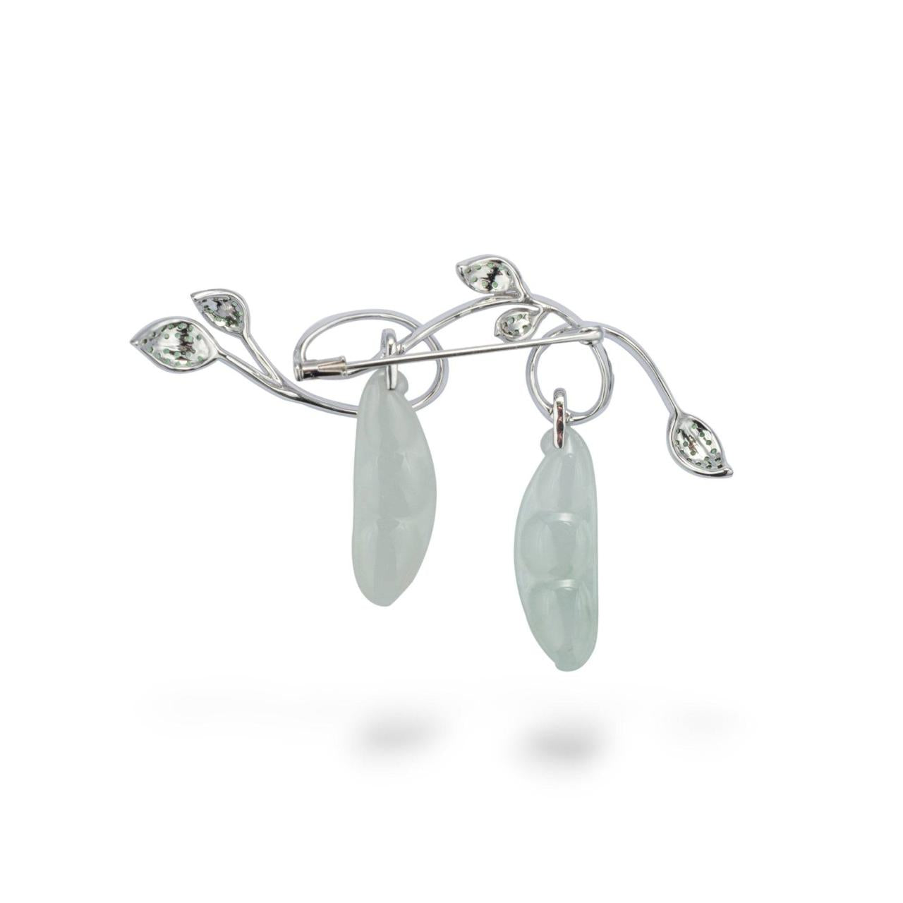 The Jade Feicui Brooch - K.S. Sze & Sons