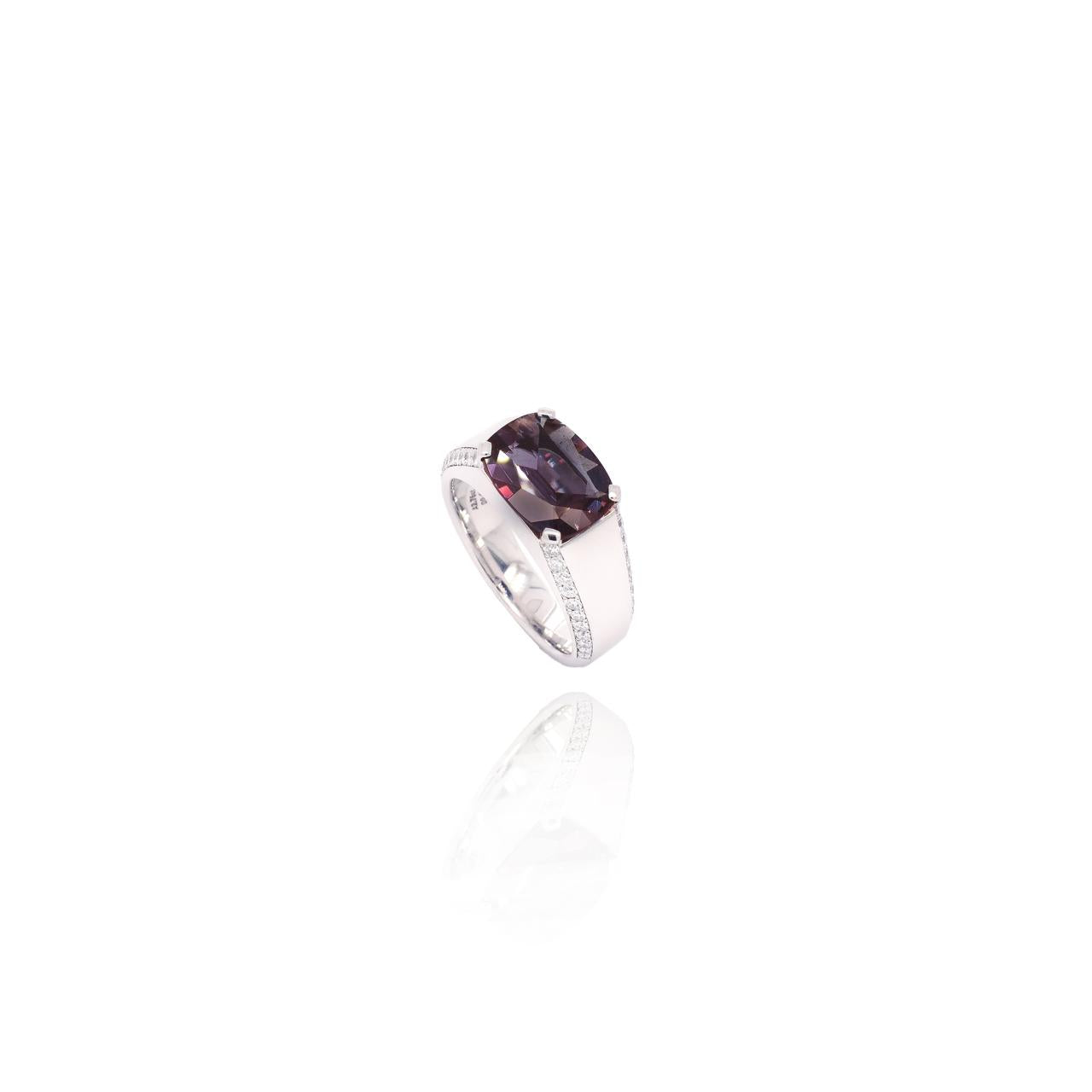 Alexandrite & Diamond Ring (Gubelin Certificate) - K.S. Sze & Sons