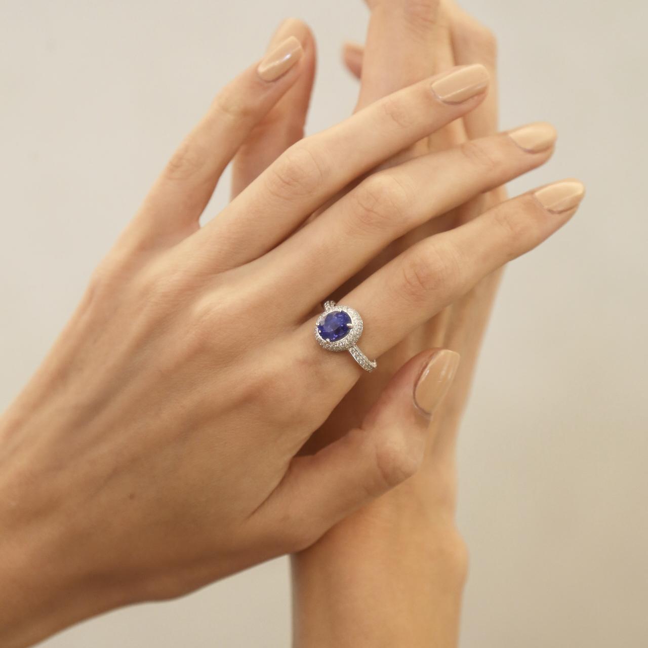 Oval-Shaped Sapphire & Diamond Ring (GIT Certificate) - K.S. Sze & Sons