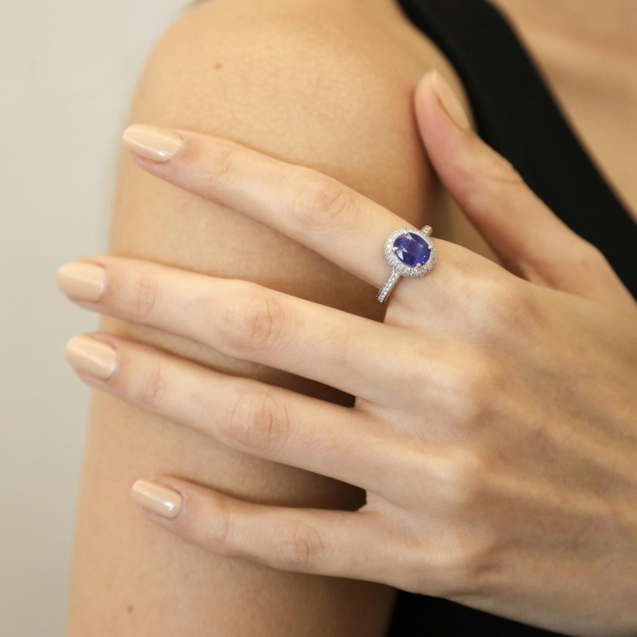 Oval-Shaped Sapphire & Diamond Ring (GIT Certificate) - K.S. Sze & Sons
