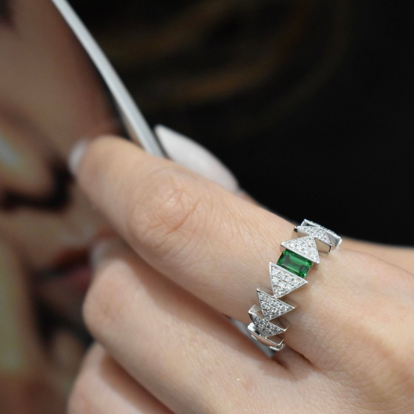 Ring In 18K White Gold With Tsavourite And Diamonds - ZNS Jewellery
